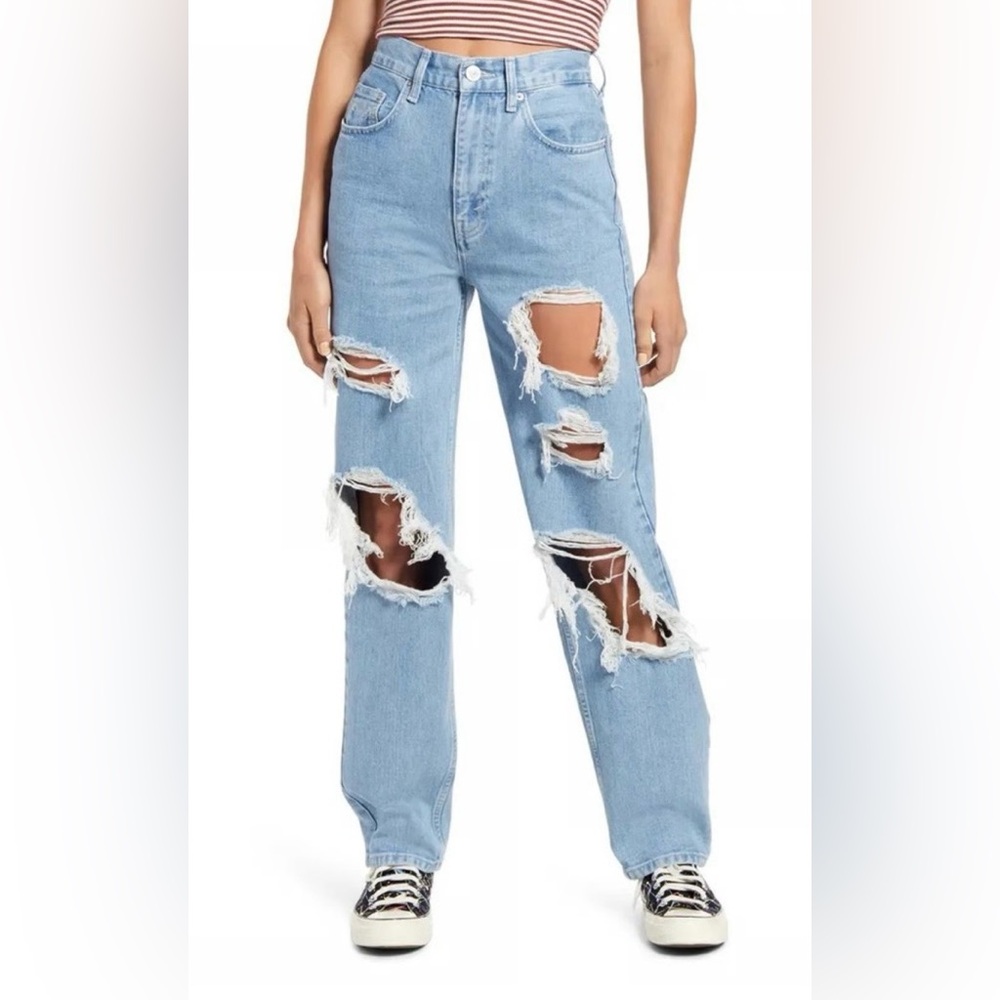 Urban Outfitters BDG Baggy Boyfriend Light Blue Distressed Jeans Size 28